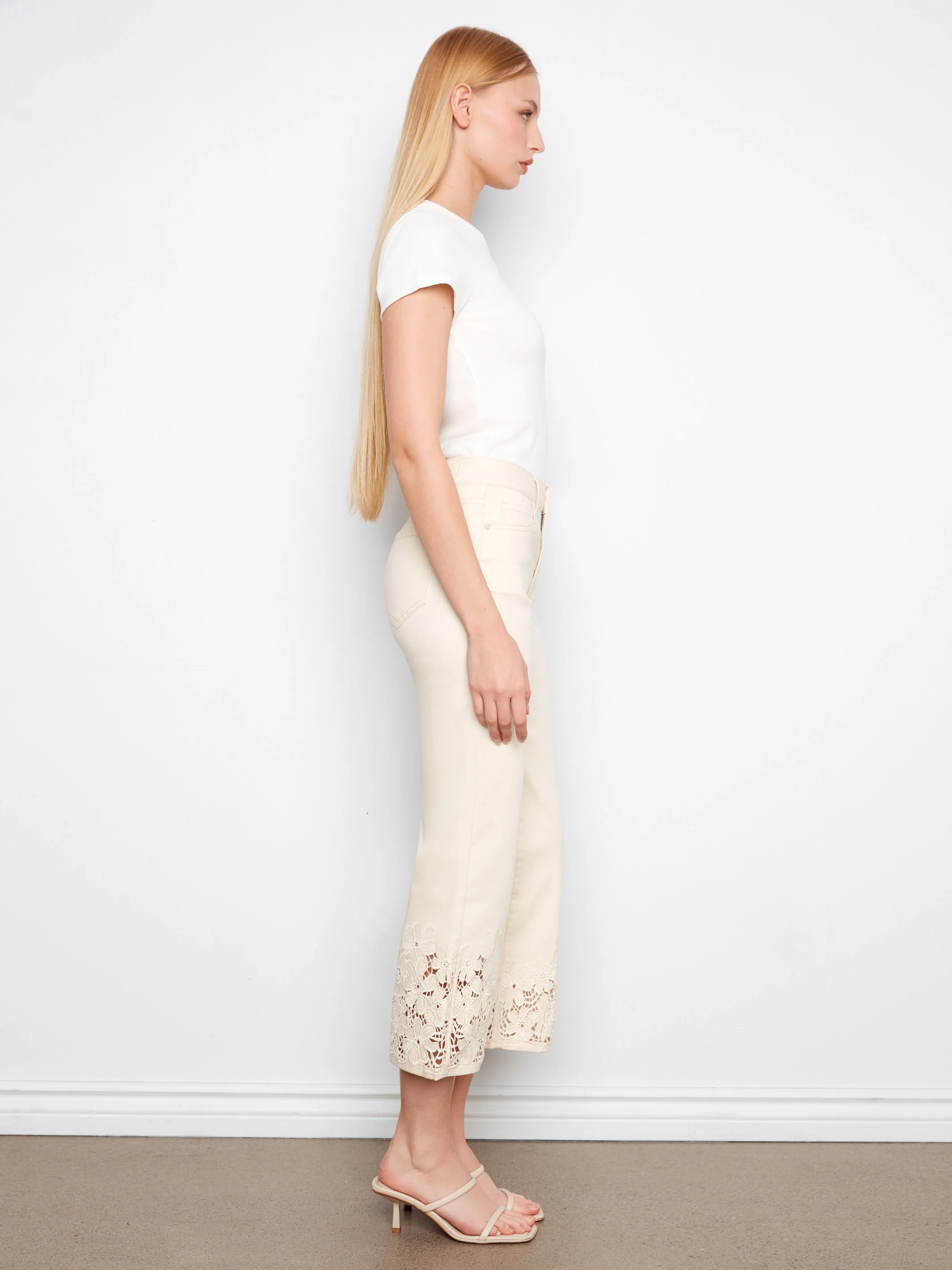Cropped Flare Twill Jeans With Floral Lace Hem - Natural - Image 4