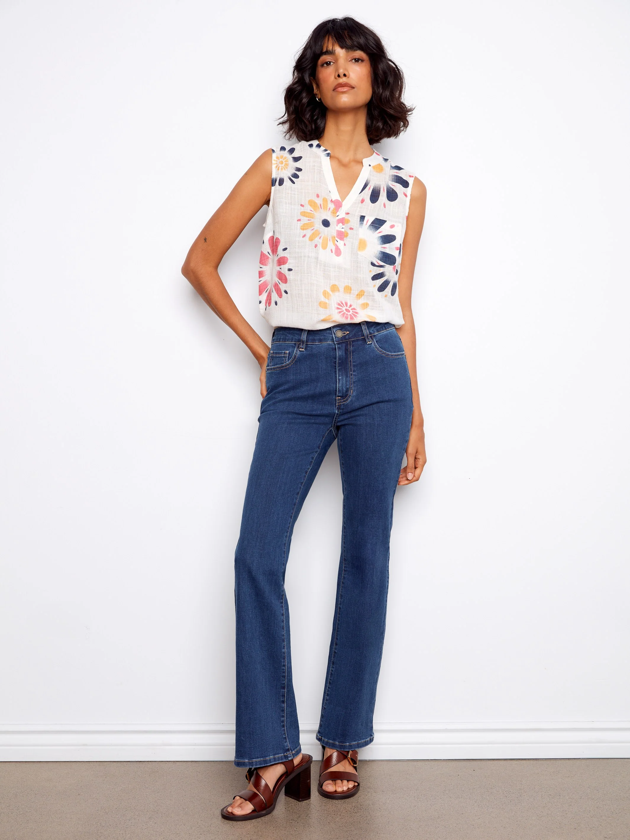Printed Cotton Gauze Sleeveless Shirt - Daisies - Image 2