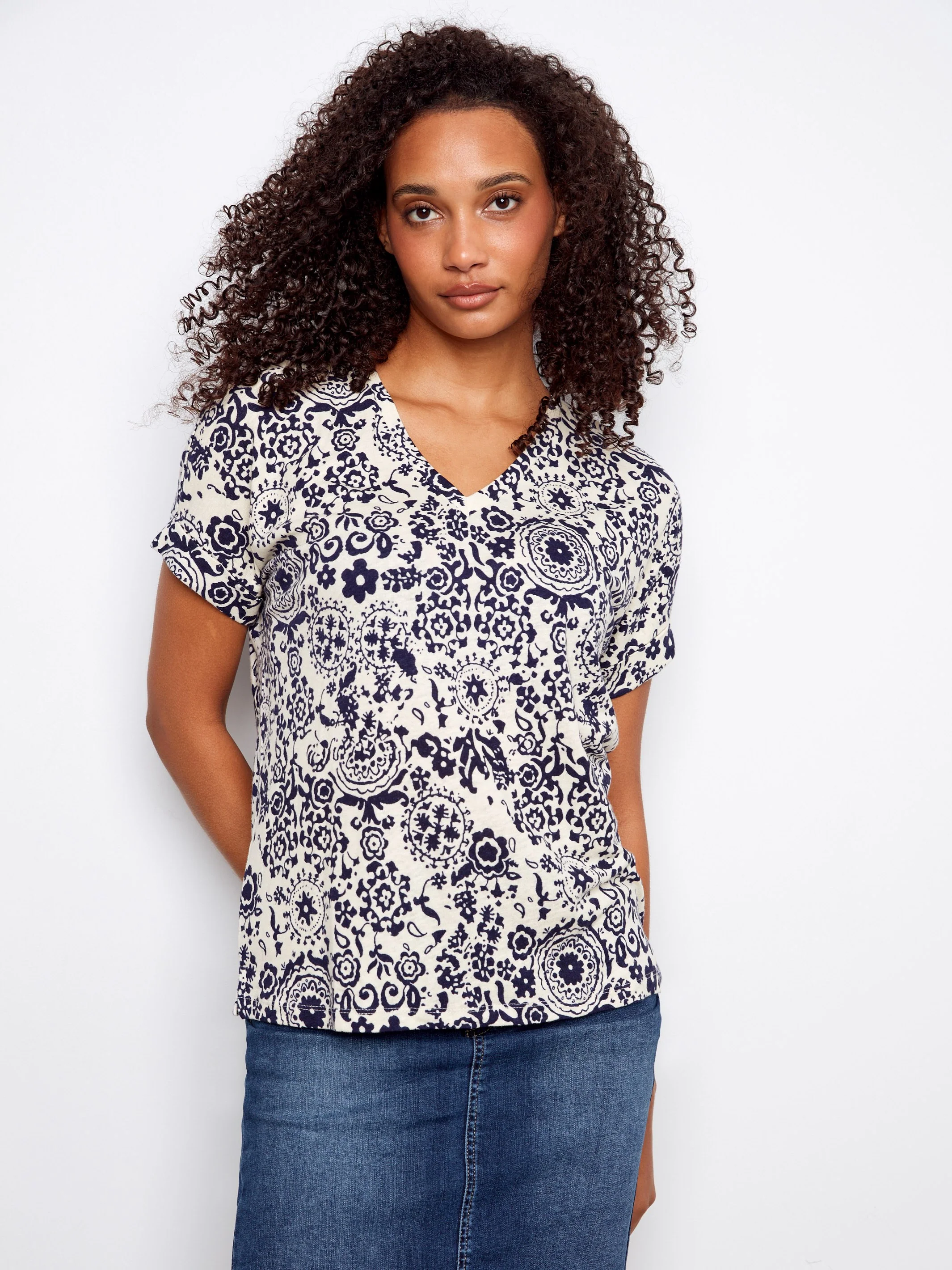 Printed Short Sleeve V-Neck T-Shirt - Baroque - Image 3