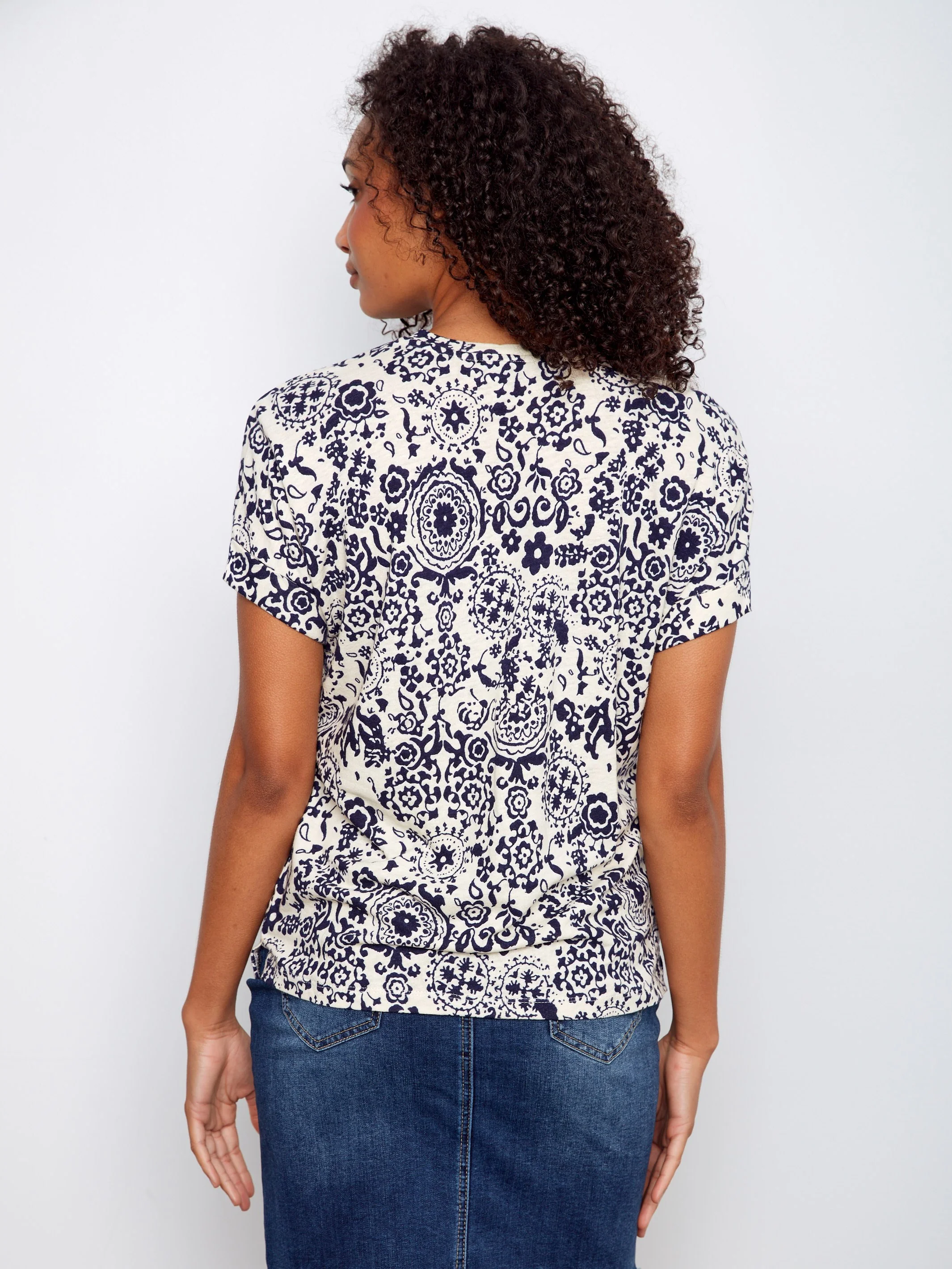 Printed Short Sleeve V-Neck T-Shirt - Baroque - Image 4