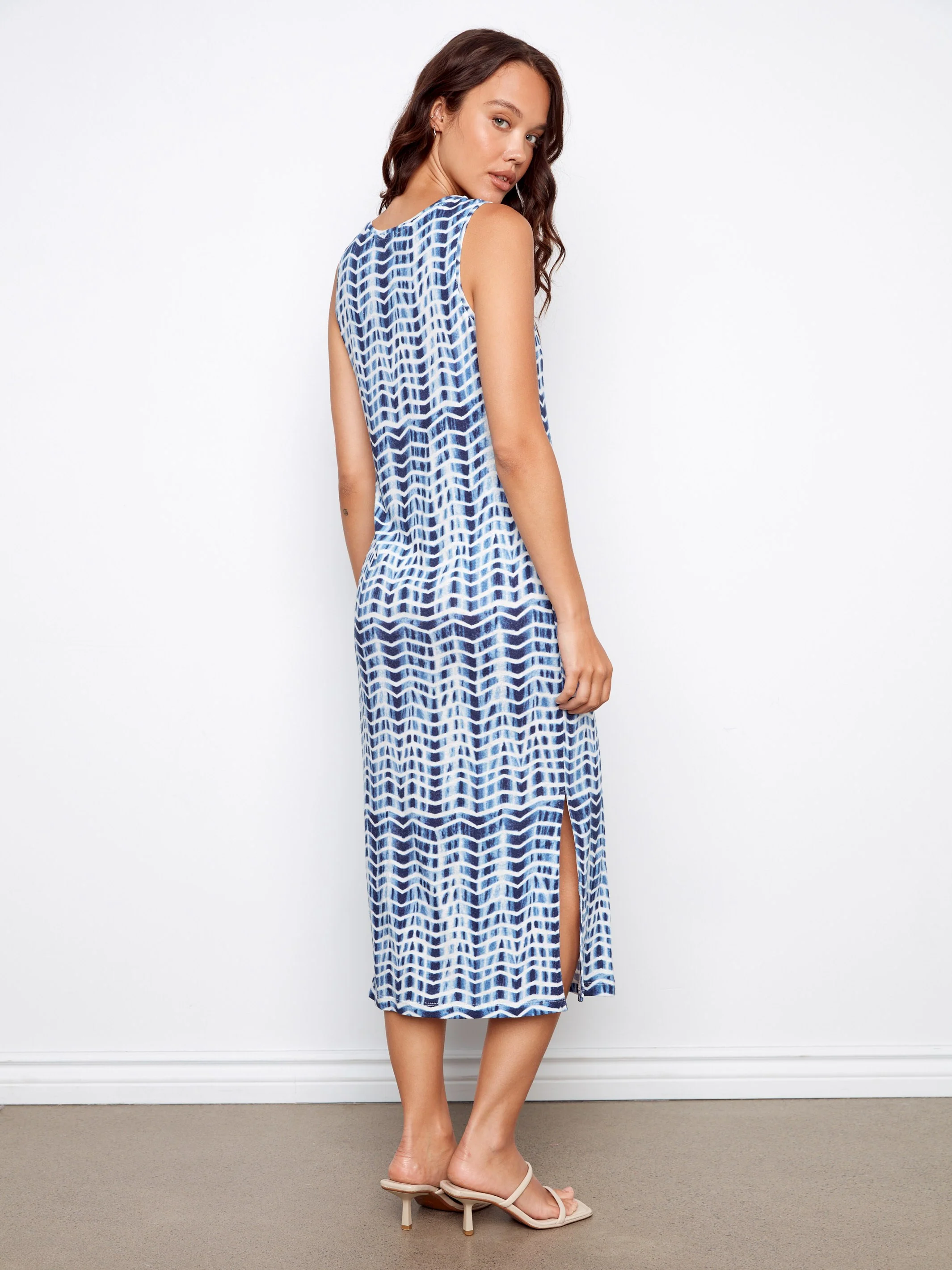 Printed Sleeveless Linen Blend Dress With Side Slits - Zig Zag - Image 4