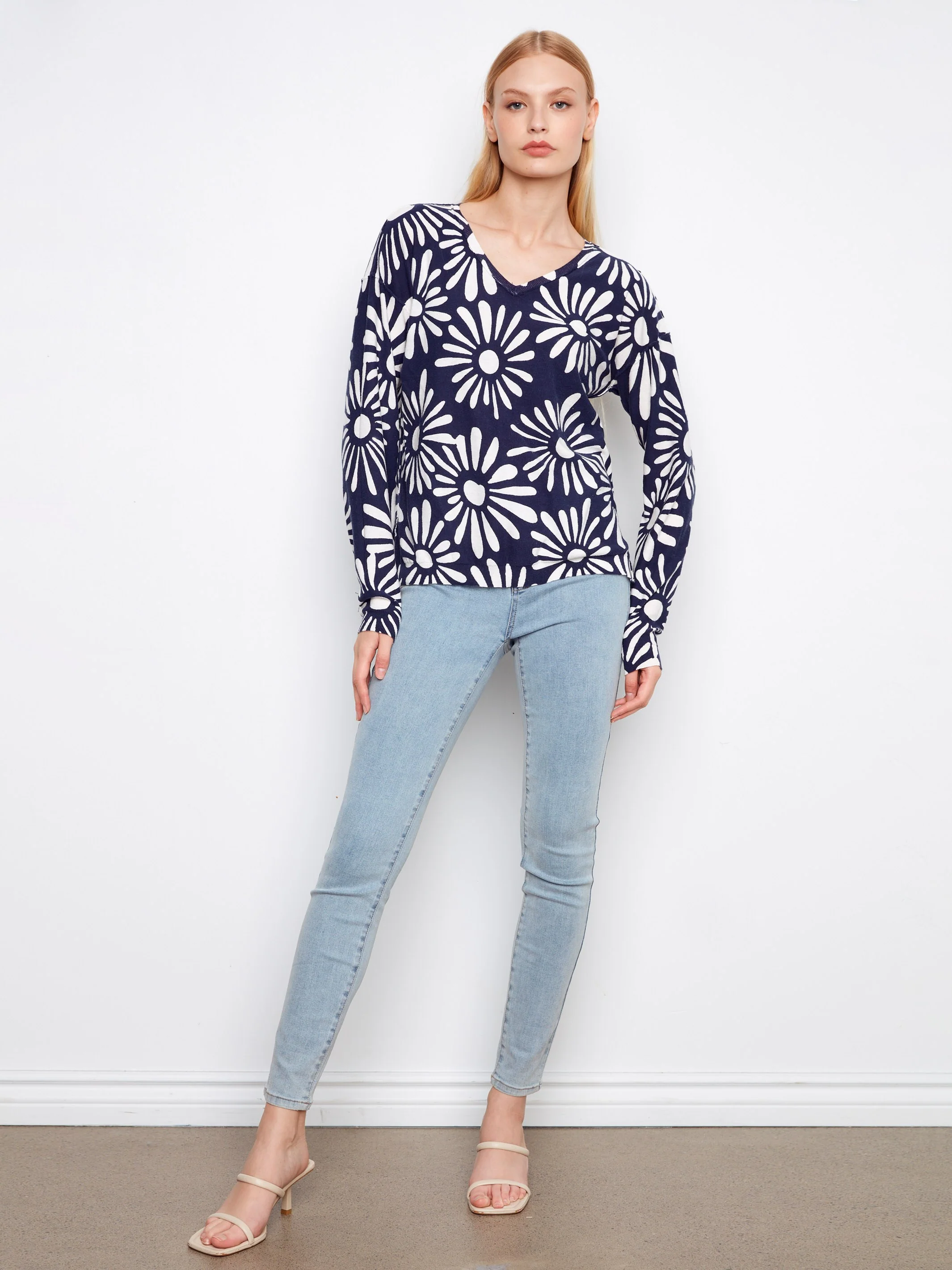Reversible Printed V-Neck Sweater - Nautic - Image 6