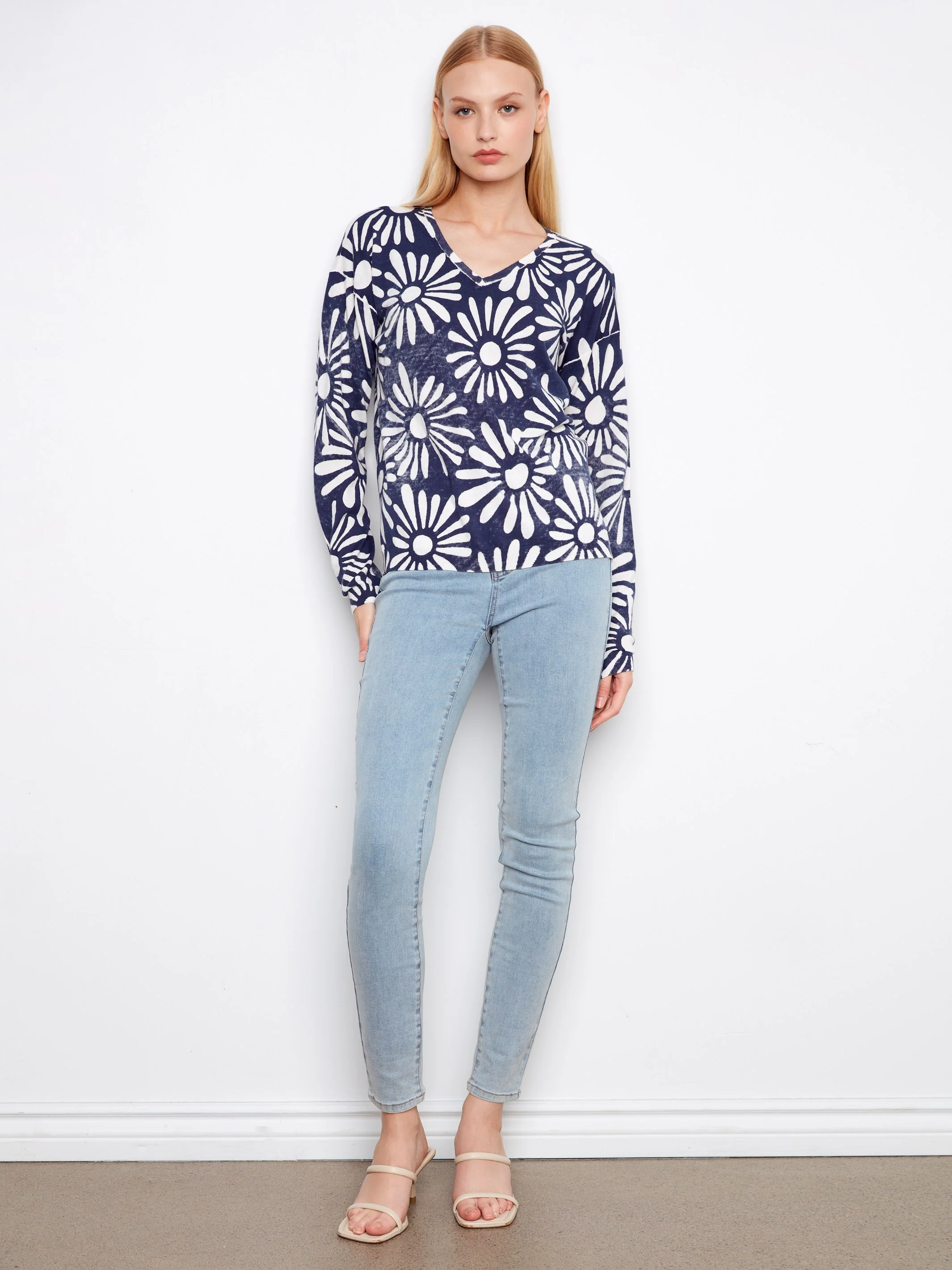 Reversible Printed V-Neck Sweater - Nautic - Image 7