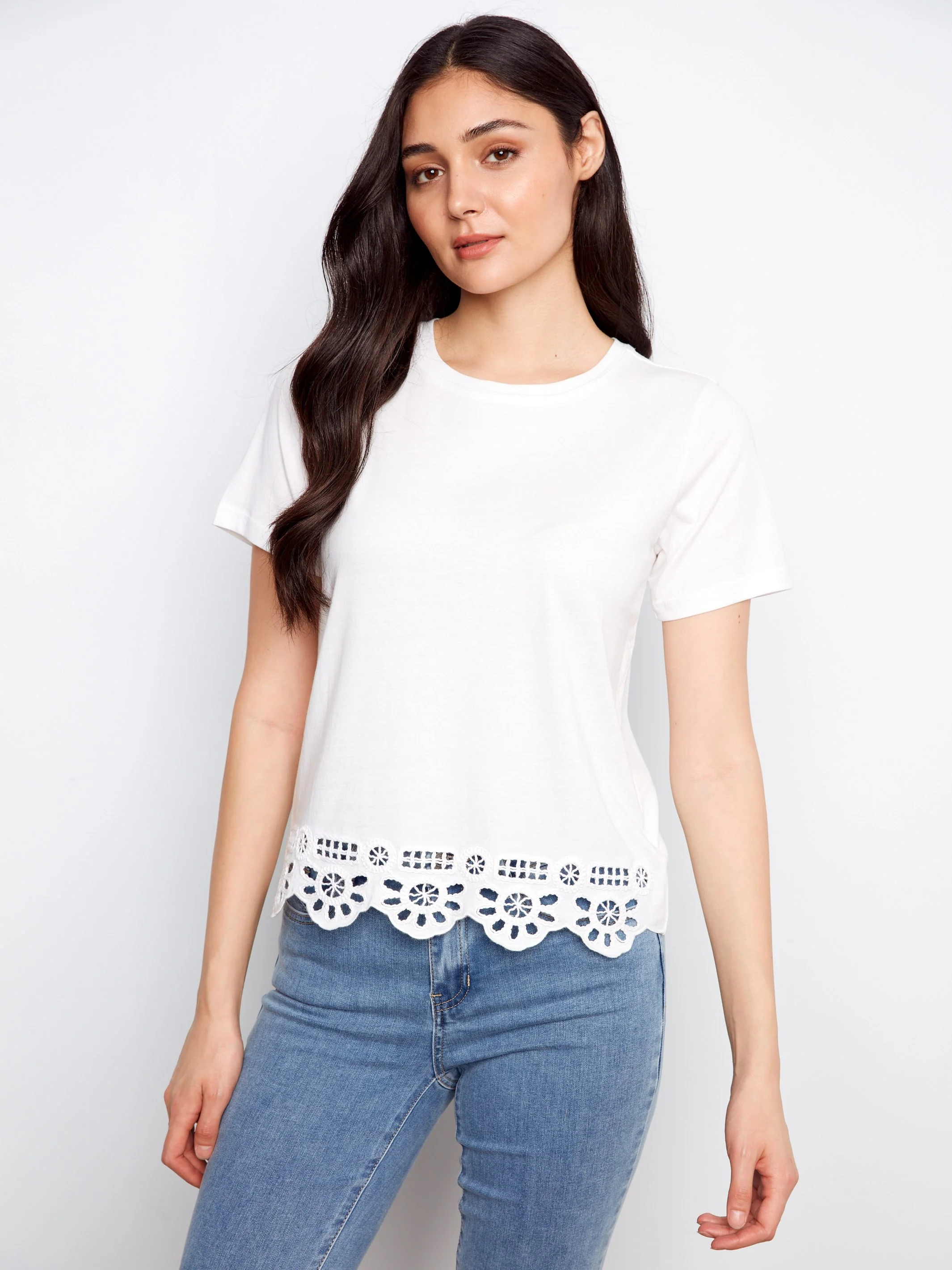 Short Sleeve T-Shirt With Bottom Hem Embroidery - White - Image 3